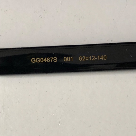 GUCCI 62mm Shield Sunglasses in black - Picture 6 of 12